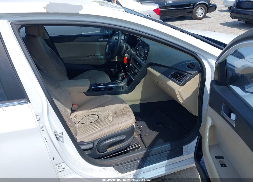 2015 HYUNDAI SONATA VIN: 5NPE24AF9FH245370