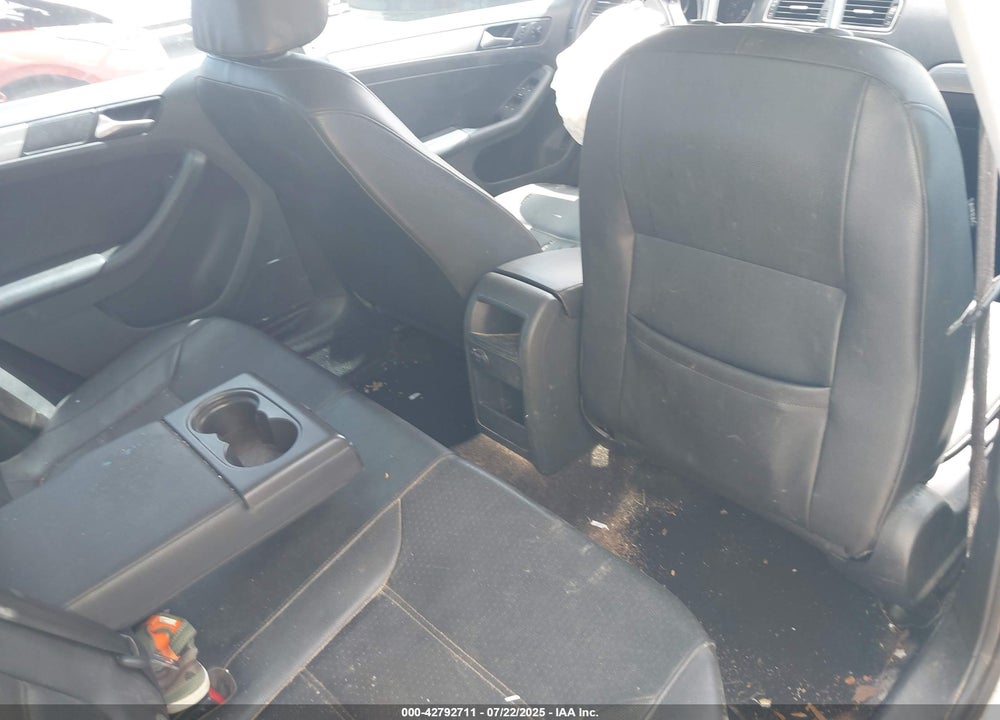 2017 VOLKSWAGEN JETTA VIN: 3VWDB7AJ4HM274562