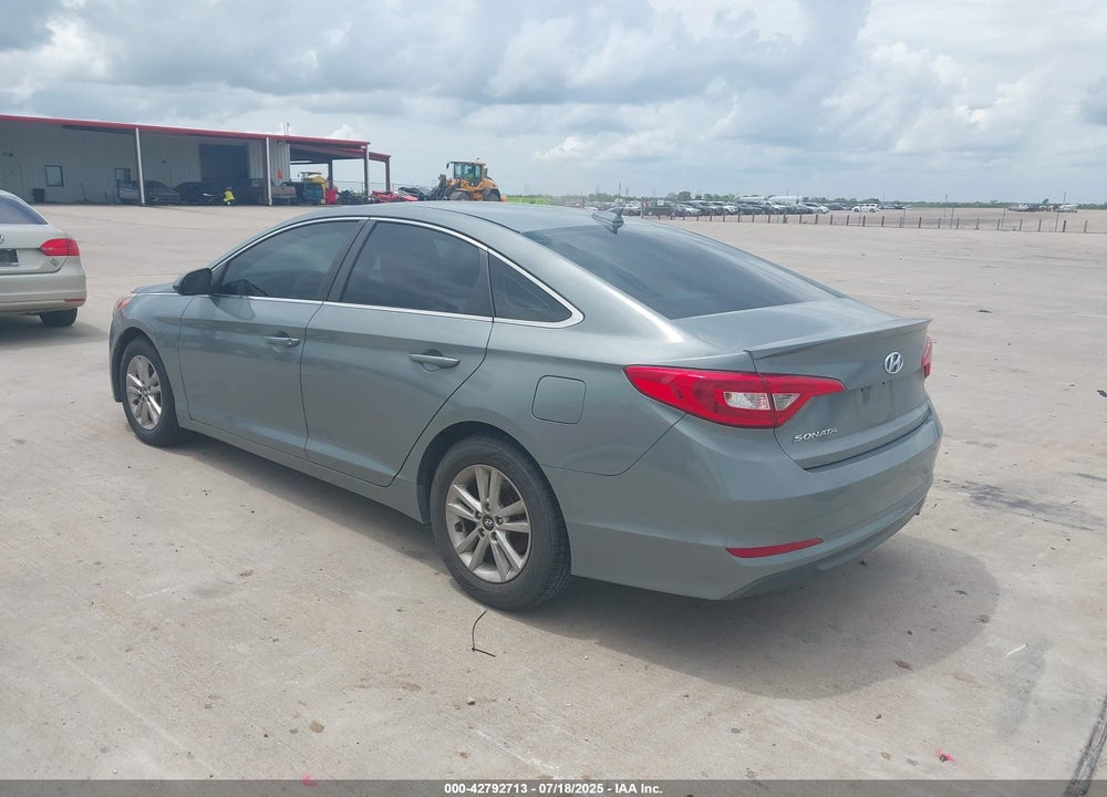 2015 HYUNDAI SONATA VIN: 5NPE24AF5FH125176