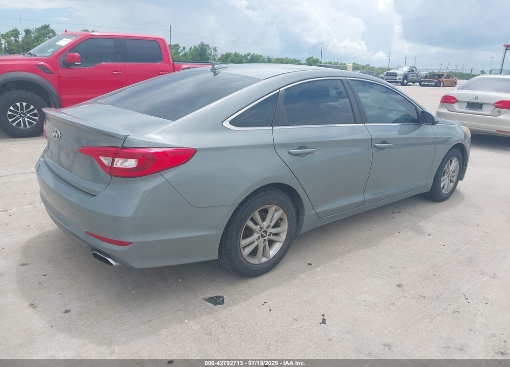 2015 HYUNDAI SONATA VIN: 5NPE24AF5FH125176