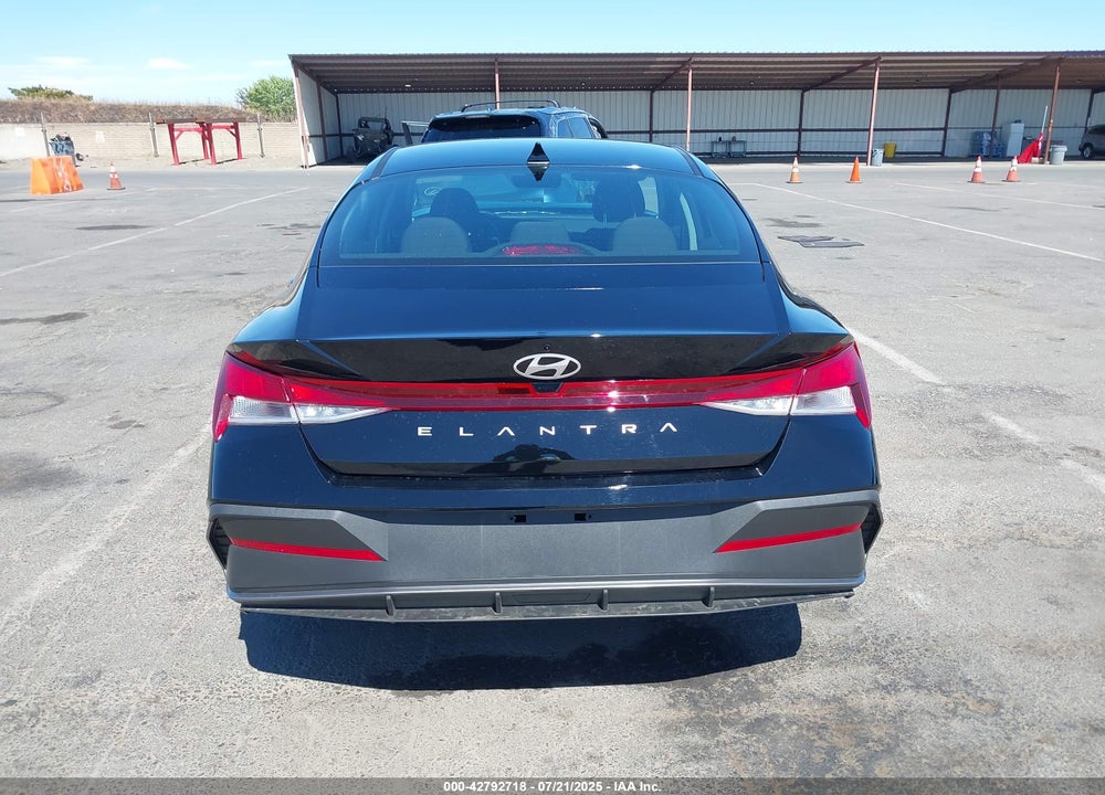 2025 HYUNDAI ELANTRA VIN: KMHLL4DG9SU010231