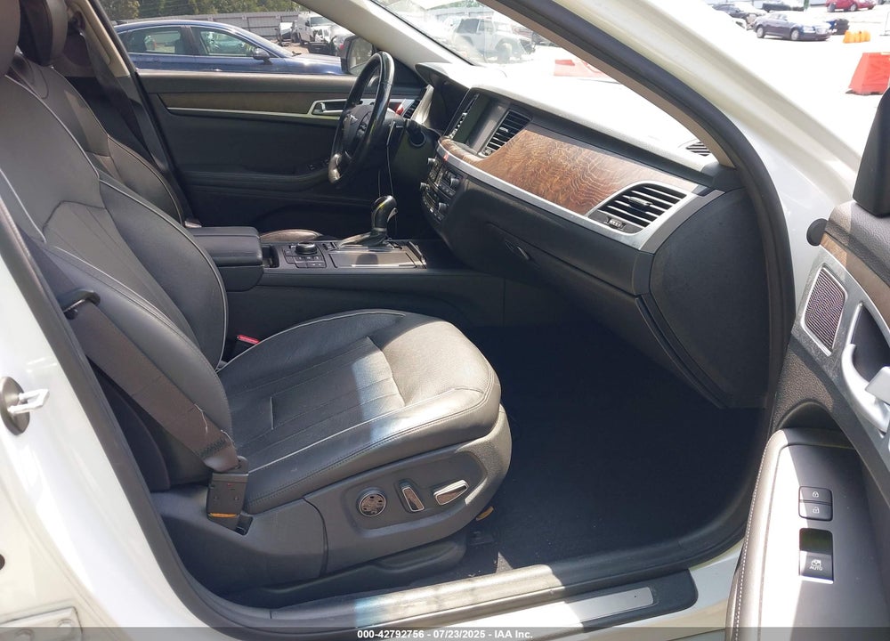 2015 HYUNDAI GENESIS VIN: KMHGN4JF1FU015890