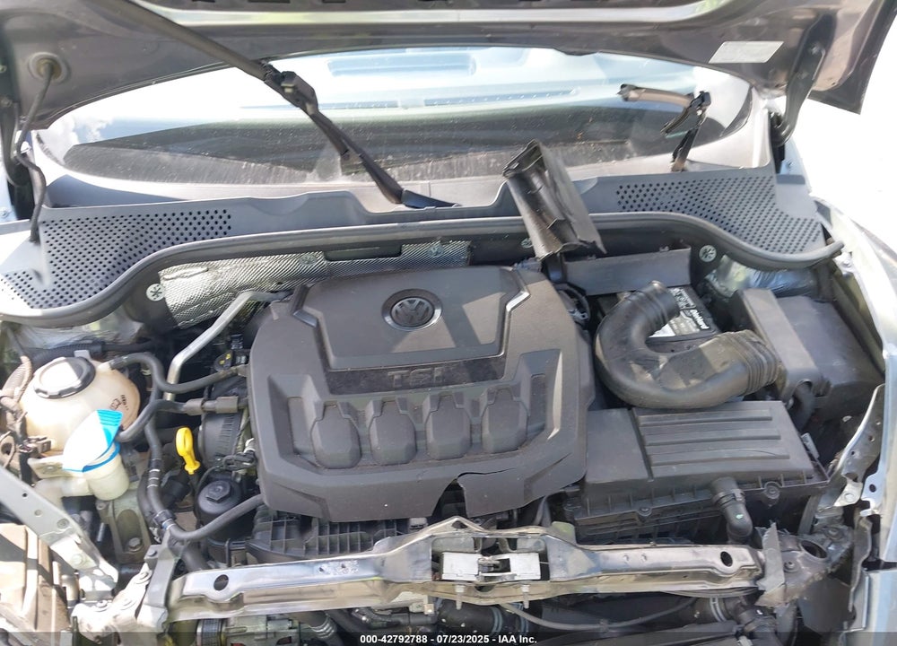 2018 VOLKSWAGEN BEETLE VIN: 3VW5DAATXJM516516