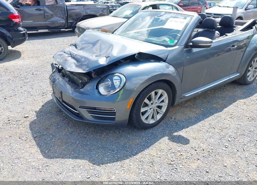 2018 VOLKSWAGEN BEETLE VIN: 3VW5DAATXJM516516