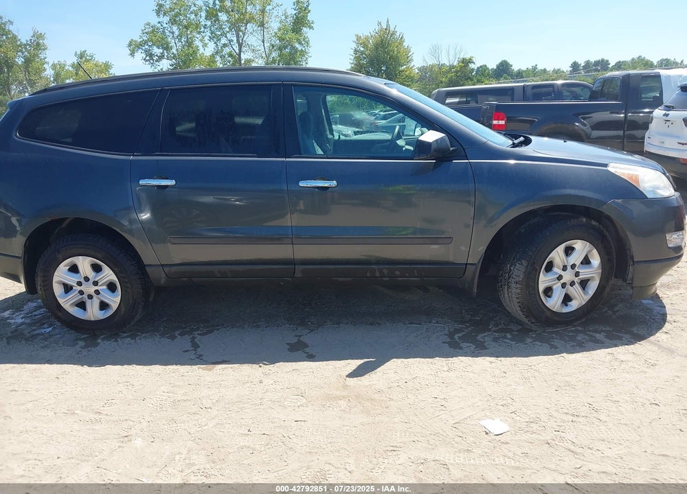 2011 CHEVROLET TRAVERSE VIN: 1GNKREED6BJ110272