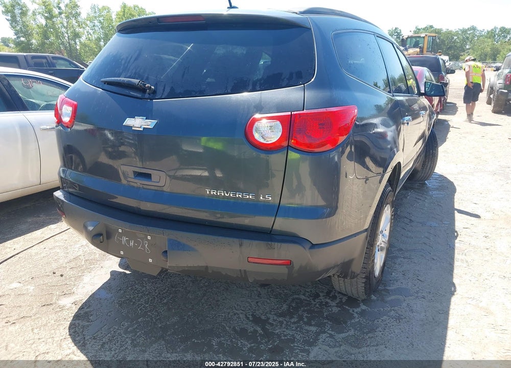 2011 CHEVROLET TRAVERSE VIN: 1GNKREED6BJ110272