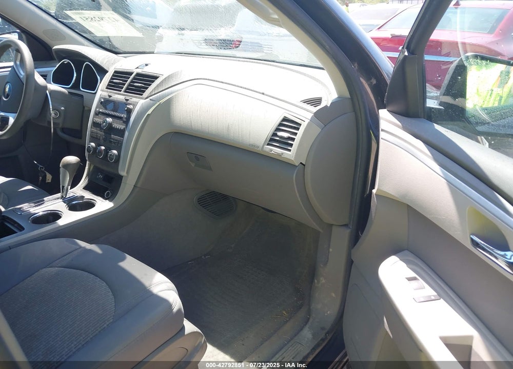 2011 CHEVROLET TRAVERSE VIN: 1GNKREED6BJ110272