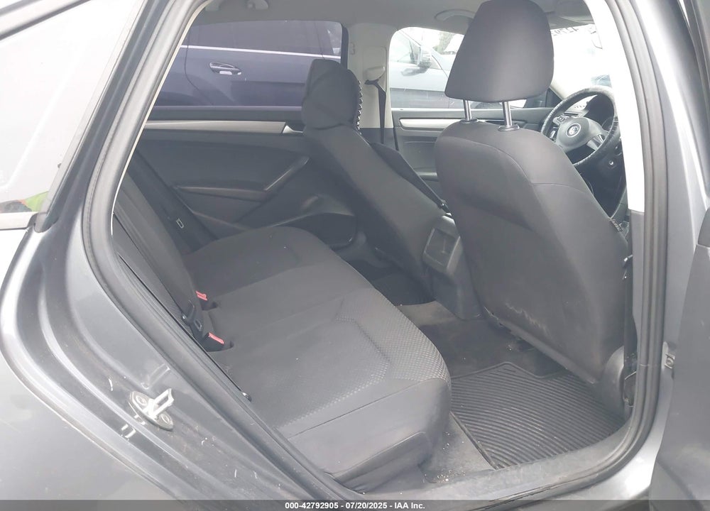 2015 VOLKSWAGEN PASSAT VIN: 1VWAT7A34FC072501