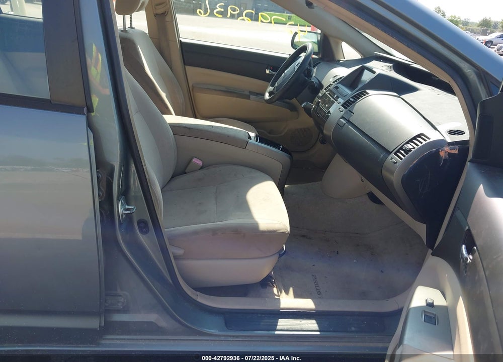 2004 TOYOTA PRIUS VIN: JTDKB22U740013705