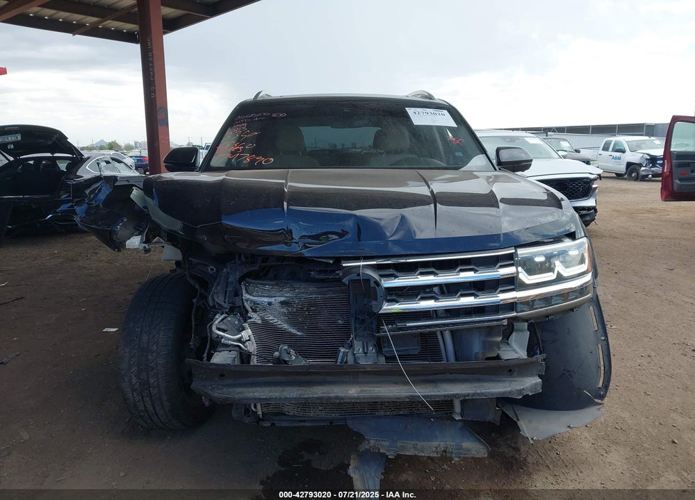 2018 VOLKSWAGEN ATLAS VIN: 1V2NR2CA5JC540213