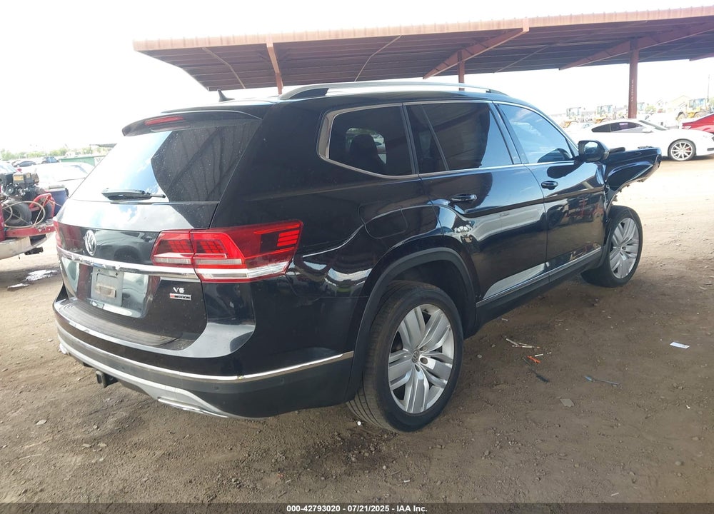 2018 VOLKSWAGEN ATLAS VIN: 1V2NR2CA5JC540213