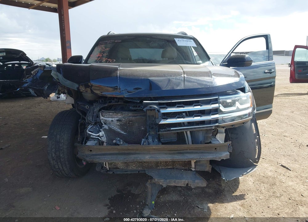 2018 VOLKSWAGEN ATLAS VIN: 1V2NR2CA5JC540213
