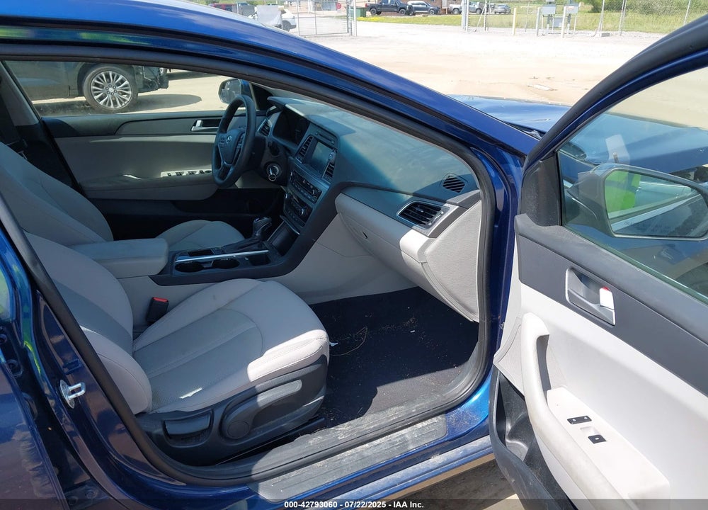 2016 HYUNDAI SONATA VIN: 5NPE24AF0GH373031