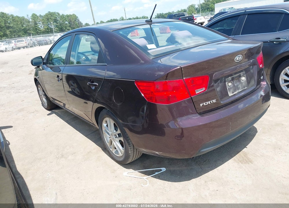 2011 KIA FORTE VIN: KNAFU4A29B5396356