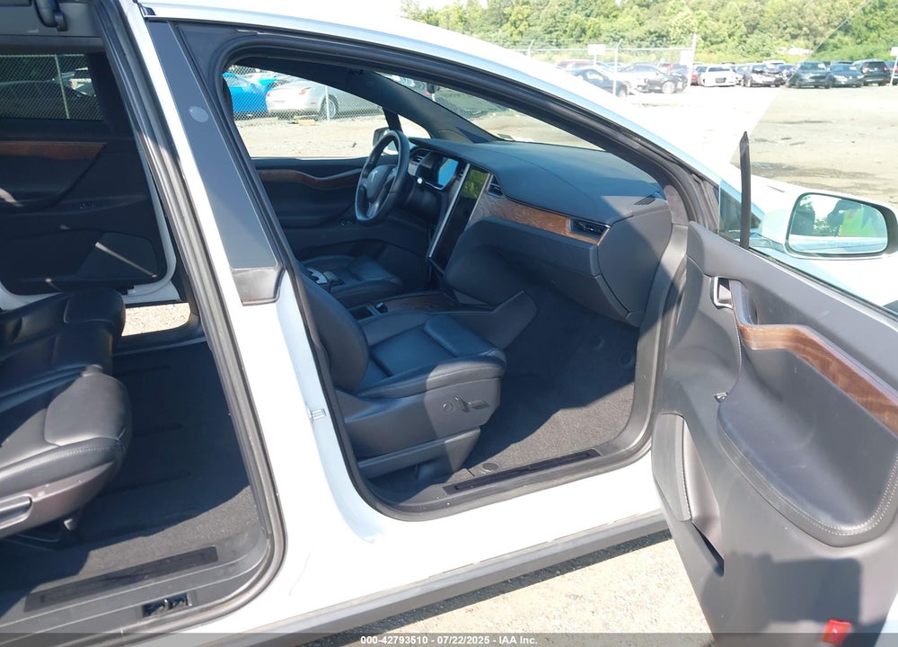 2020 TESLA MODEL X VIN: 5YJXCAE22LF294500