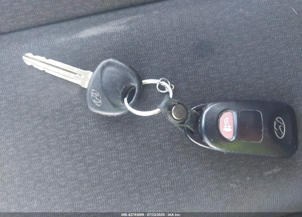 2007 HYUNDAI ELANTRA GLS/LIMITED/SE VIN: KMHDU46D27U150228