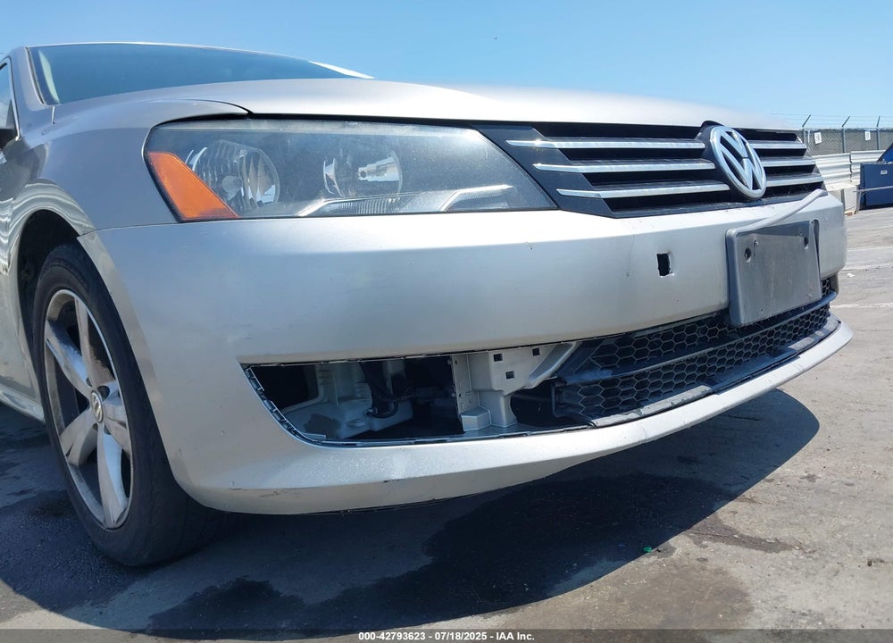 2012 VOLKSWAGEN PASSAT VIN: 1VWBP7A32CC099216