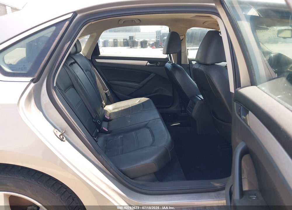 2012 VOLKSWAGEN PASSAT VIN: 1VWBP7A32CC099216