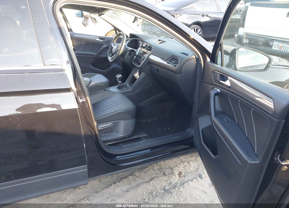 2023 VOLKSWAGEN TIGUAN VIN: 3VVNB7AX1PM117437