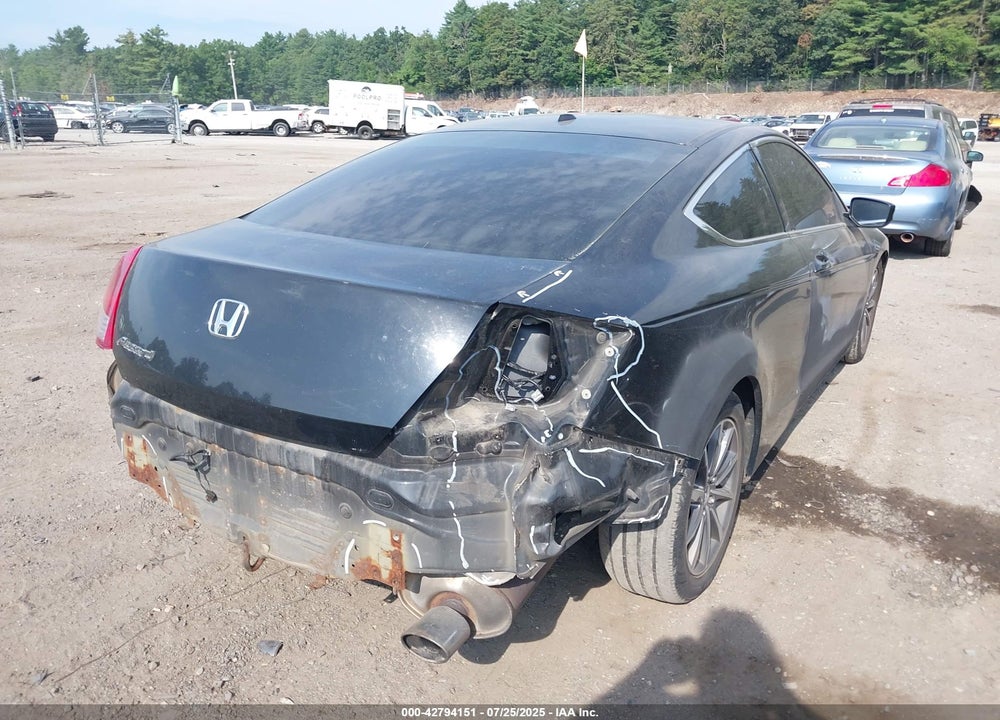 2009 HONDA ACCORD VIN: 1HGCS12869A011982