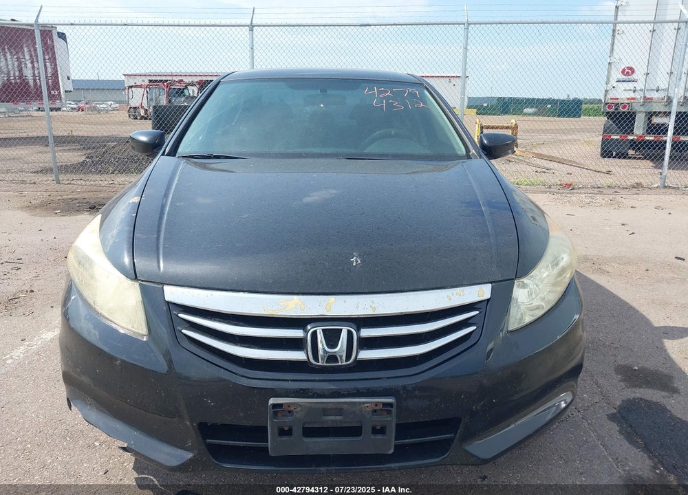 2011 HONDA ACCORD VIN: 1HGCP2F65BA152550