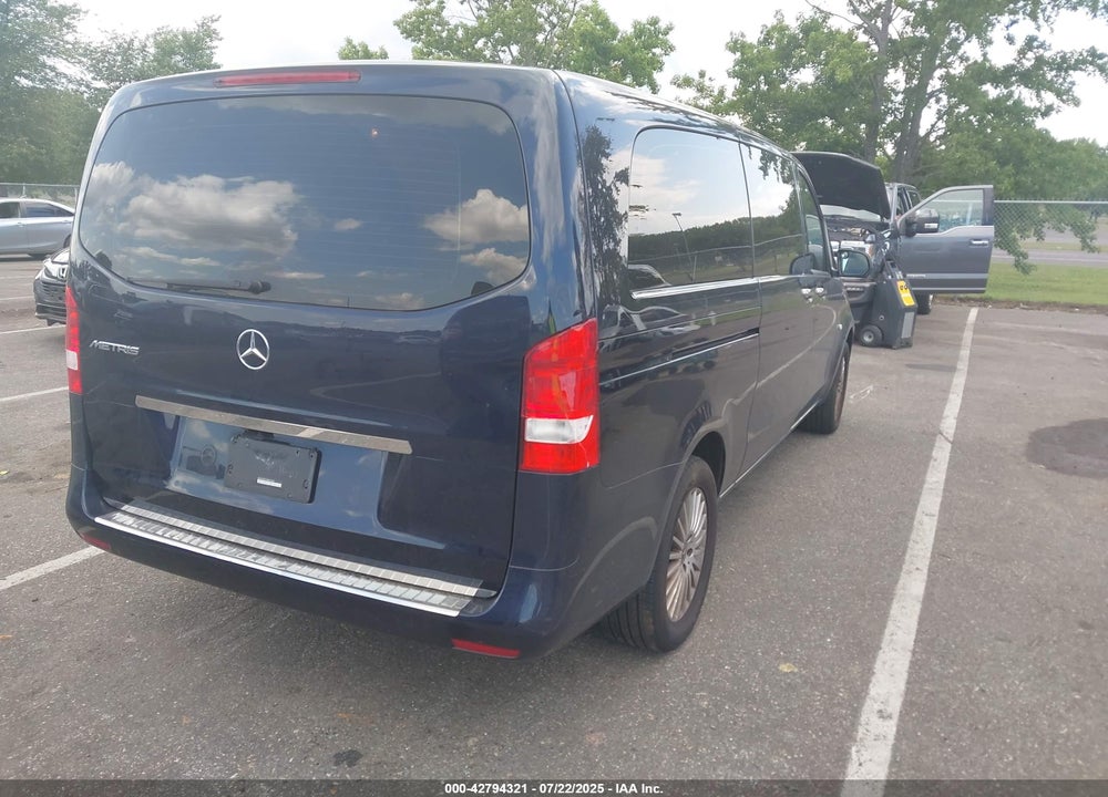 2021 MERCEDES-BENZ METRIS VIN: W1XV0CEY2M3905320