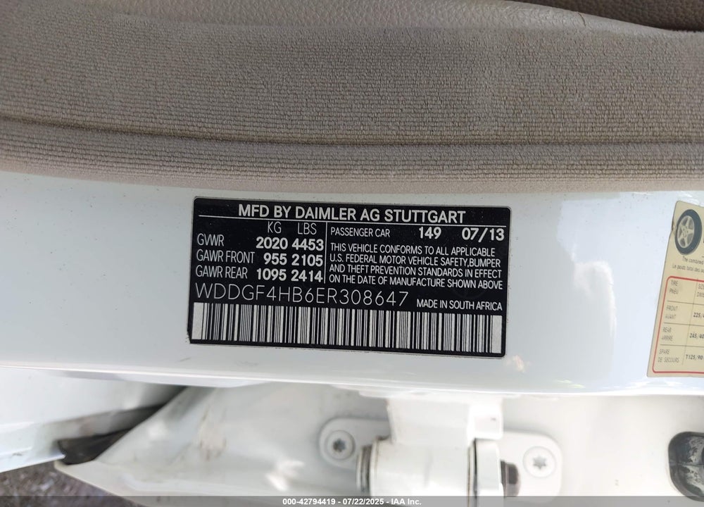 2014 MERCEDES-BENZ C CLASS VIN: WDDGF4HB6ER308647