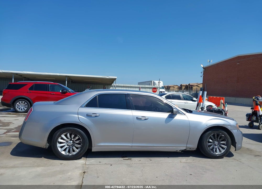 2014 CHRYSLER 300 VIN: 2C3CCAAG8EH175920