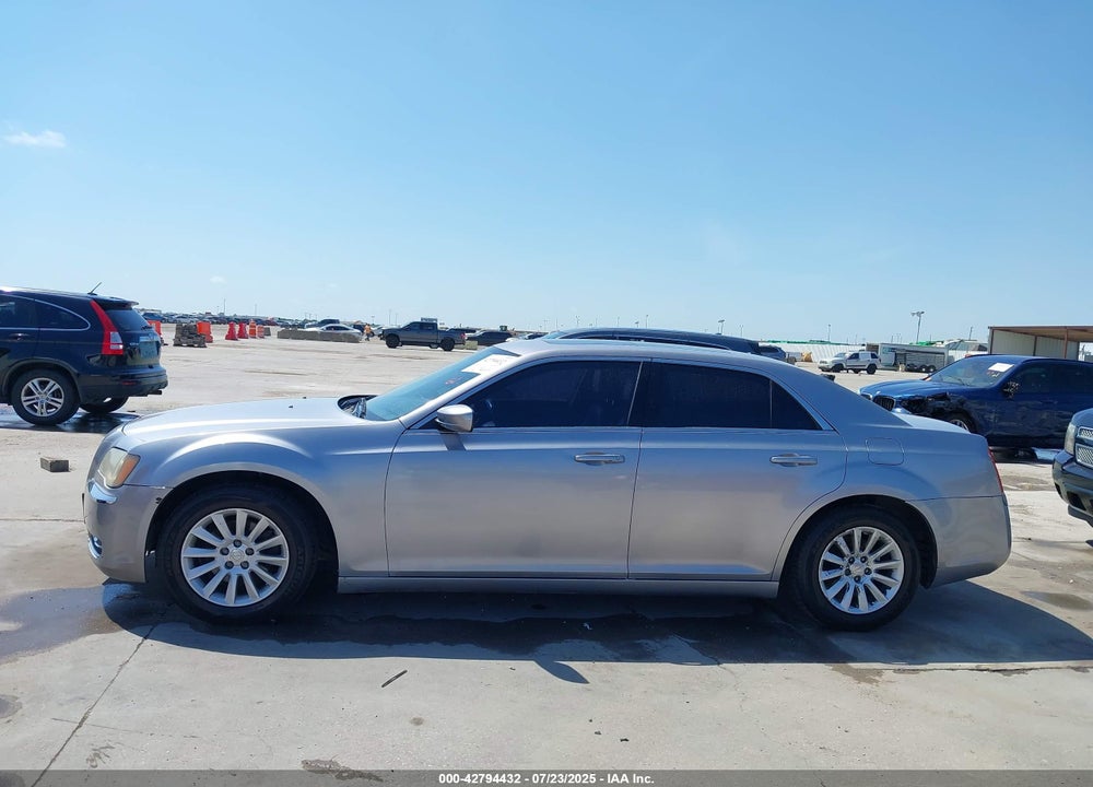 2014 CHRYSLER 300 VIN: 2C3CCAAG8EH175920