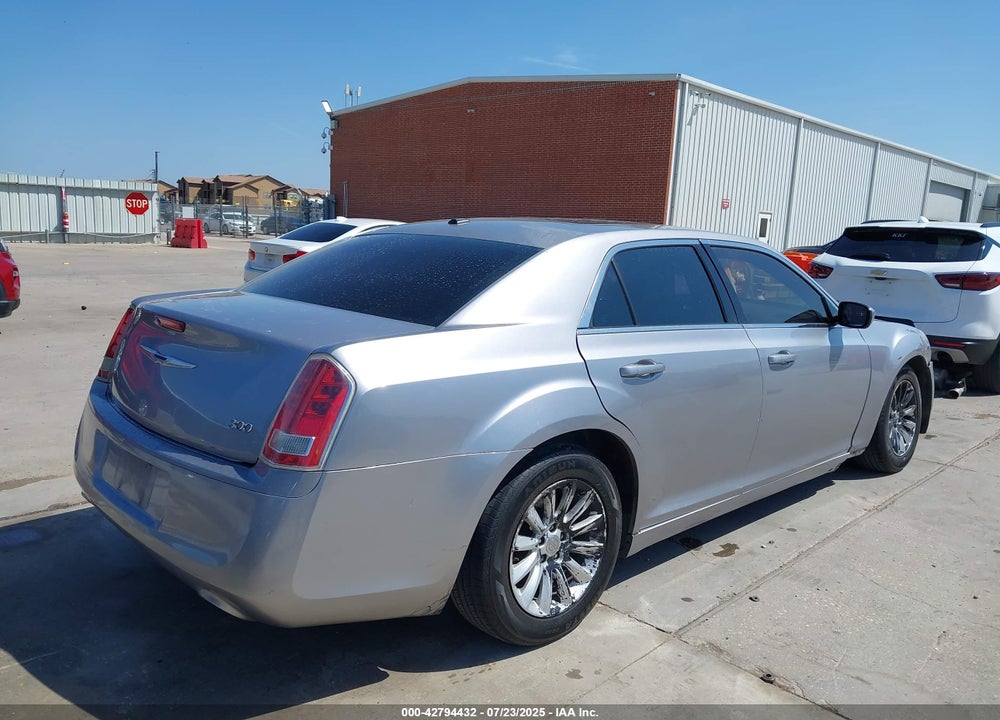 2014 CHRYSLER 300 VIN: 2C3CCAAG8EH175920