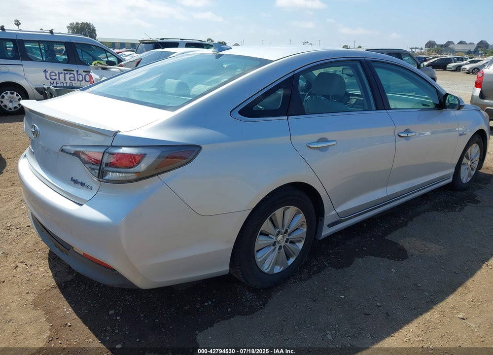 2016 HYUNDAI SONATA HYBRID VIN: KMHE24L15GA033149