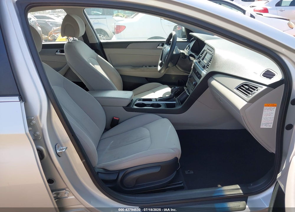 2016 HYUNDAI SONATA HYBRID VIN: KMHE24L15GA033149