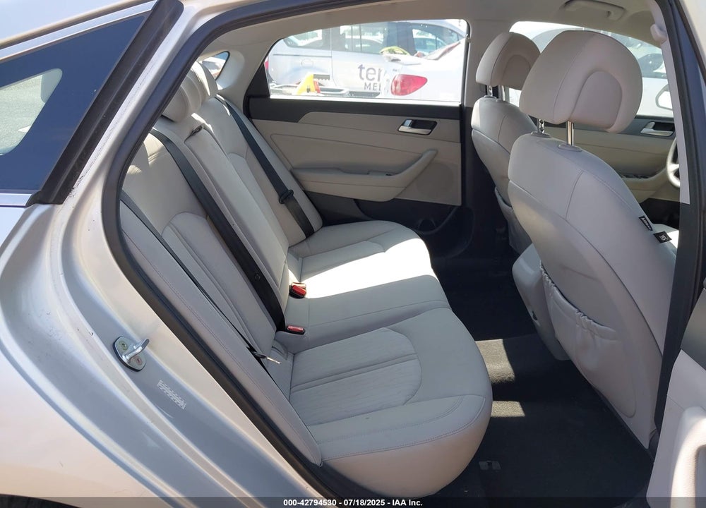 2016 HYUNDAI SONATA HYBRID VIN: KMHE24L15GA033149