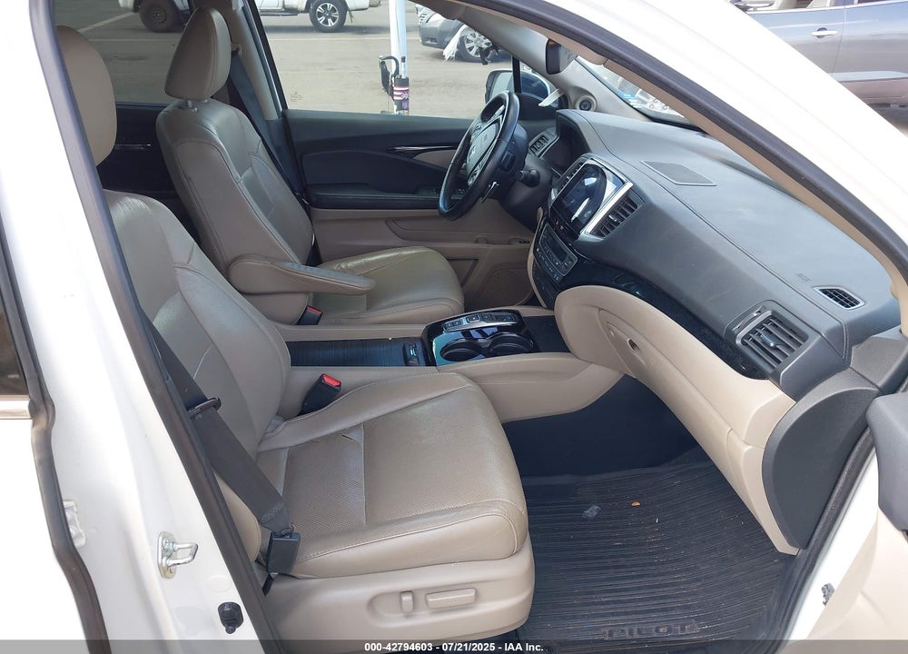 2016 HONDA PILOT VIN: 5FNYF6H09GB104331