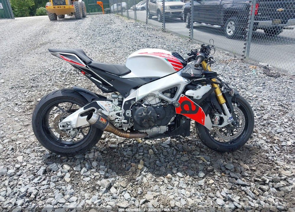 2018 APRI TUONO V4 1100 RR VIN: ZD4KGU004JS000735