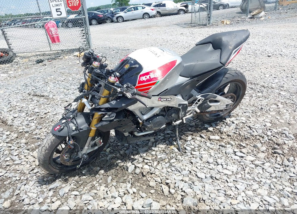 2018 APRI TUONO V4 1100 RR VIN: ZD4KGU004JS000735