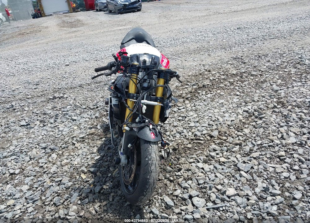 2018 APRI TUONO V4 1100 RR VIN: ZD4KGU004JS000735