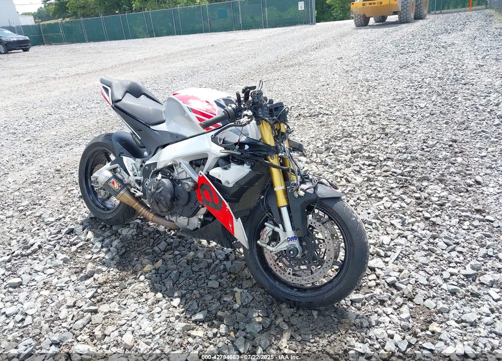 2018 APRI TUONO V4 1100 RR VIN: ZD4KGU004JS000735