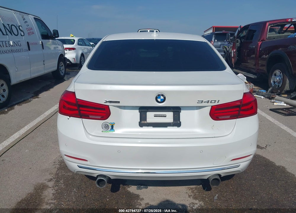 2016 BMW 3 SERIES VIN: WBA8B7G52GNT14895