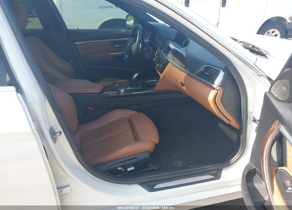 2016 BMW 3 SERIES VIN: WBA8B7G52GNT14895
