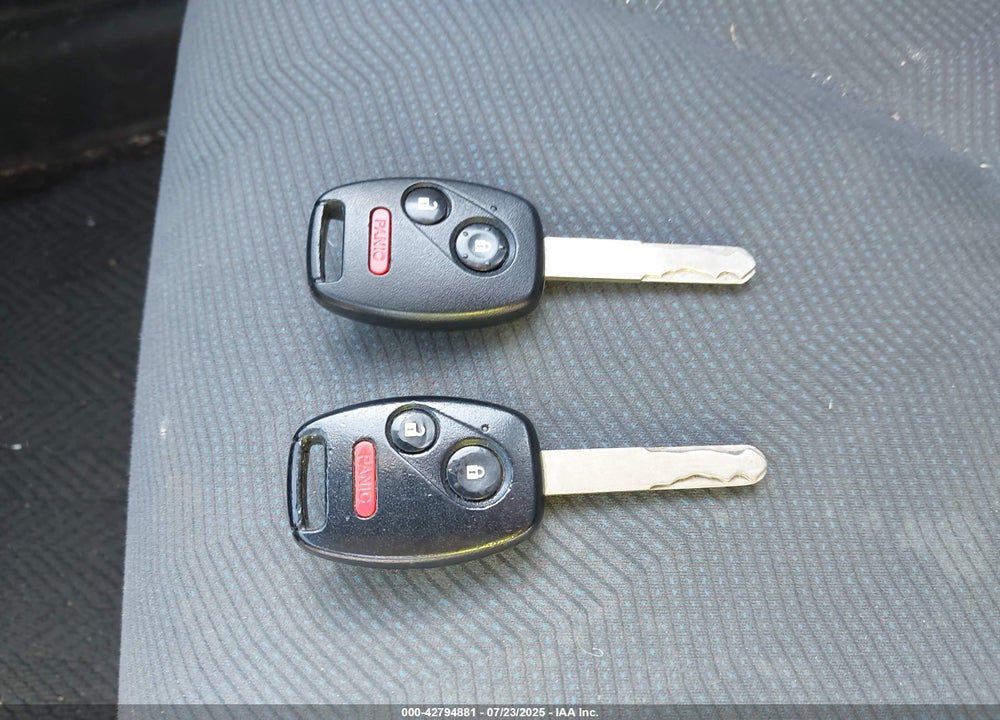 2013 HONDA FIT VIN: JHMGE8H32DC076187