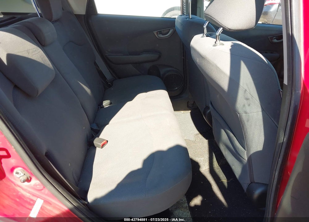 2013 HONDA FIT VIN: JHMGE8H32DC076187