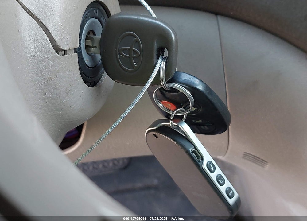 2006 TOYOTA SIENNA XLE VIN: 5TDBA22C06S062528