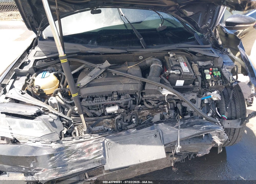 2017 VOLKSWAGEN PASSAT VIN: 1VWDT7A3XHC010889