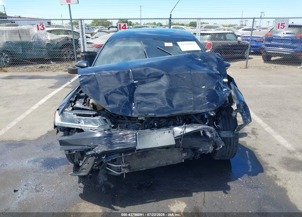 2017 VOLKSWAGEN PASSAT VIN: 1VWDT7A3XHC010889