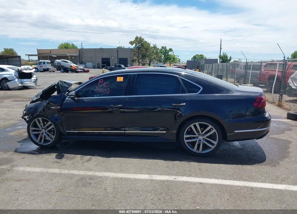 2017 VOLKSWAGEN PASSAT VIN: 1VWDT7A3XHC010889
