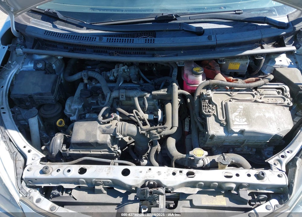 2015 TOYOTA PRIUS C VIN: JTDKDTB35F1585358