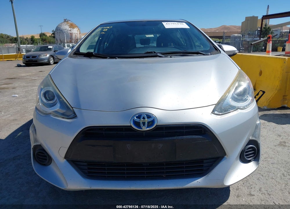 2015 TOYOTA PRIUS C VIN: JTDKDTB35F1585358