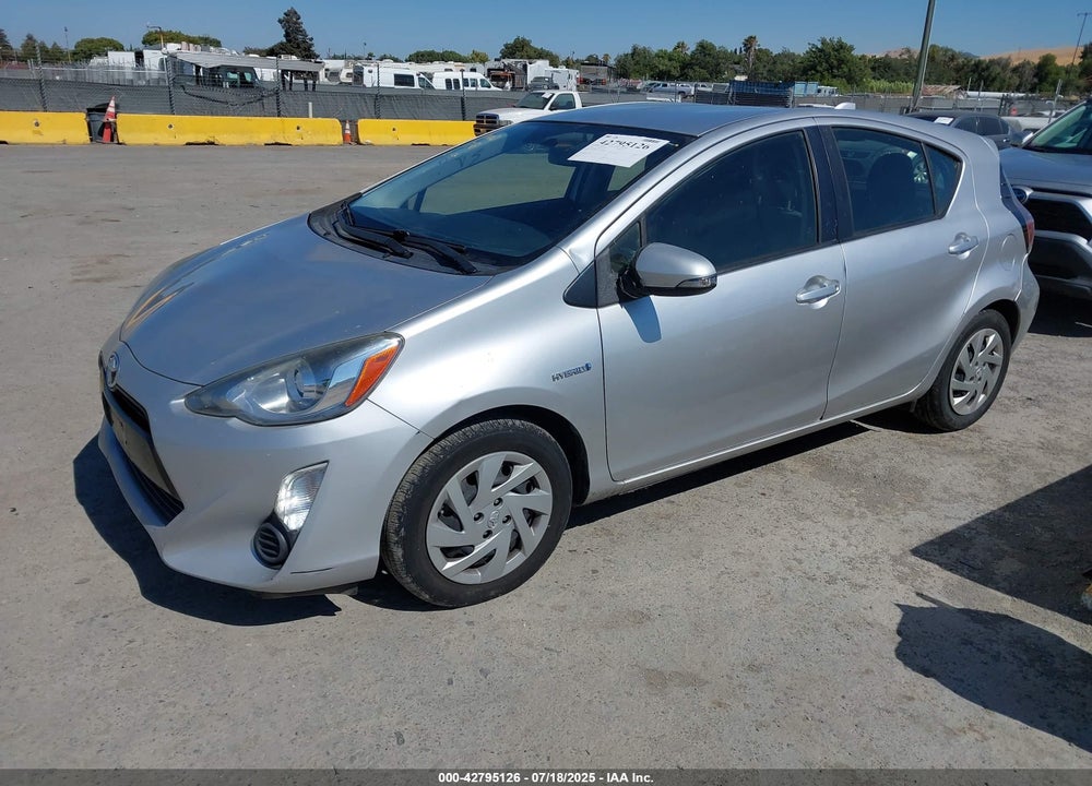 2015 TOYOTA PRIUS C VIN: JTDKDTB35F1585358
