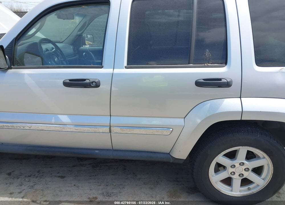 2006 JEEP LIBERTY VIN: 1J4GK58KX6W221472